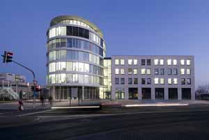 Büro- und Geschäftshaus